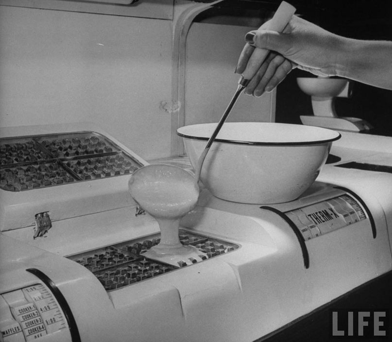 Illustration for article titled The Kitchen of Tomorrow! (in 1943)